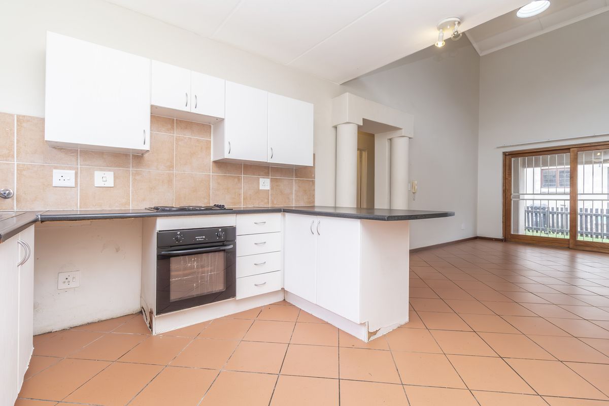 Garden Apartment with a Loft For Sale - Photo 3