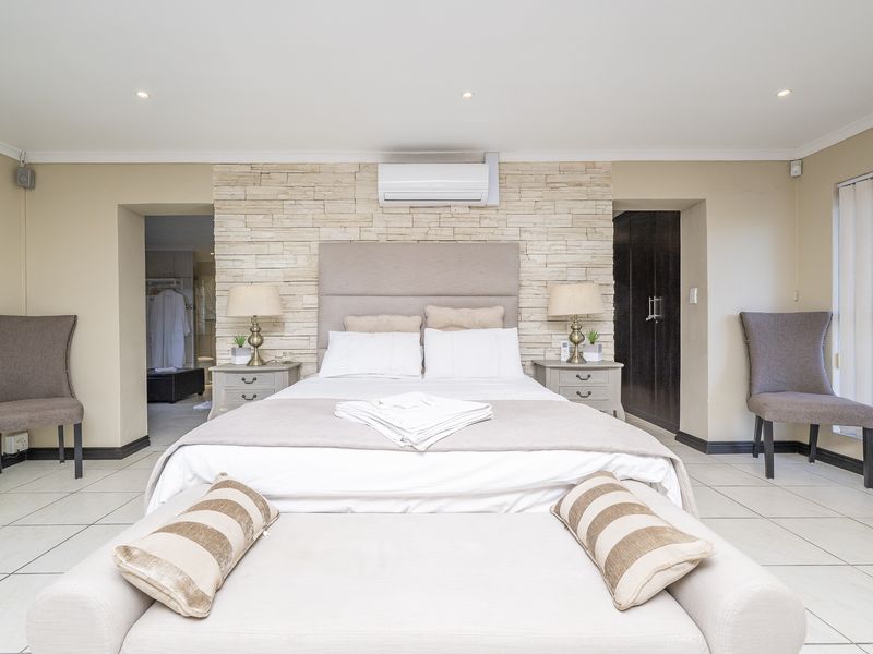 Stunning 7 Bedroom Home in Durbanvile, Eversdal - Photo 7