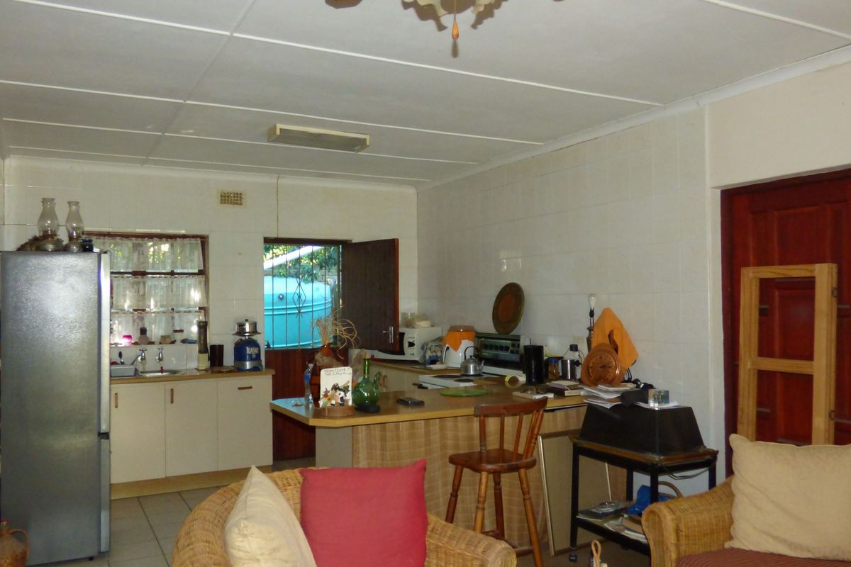 Spacious Home With Great Potential in Mission Street, West Bank - Photo 4