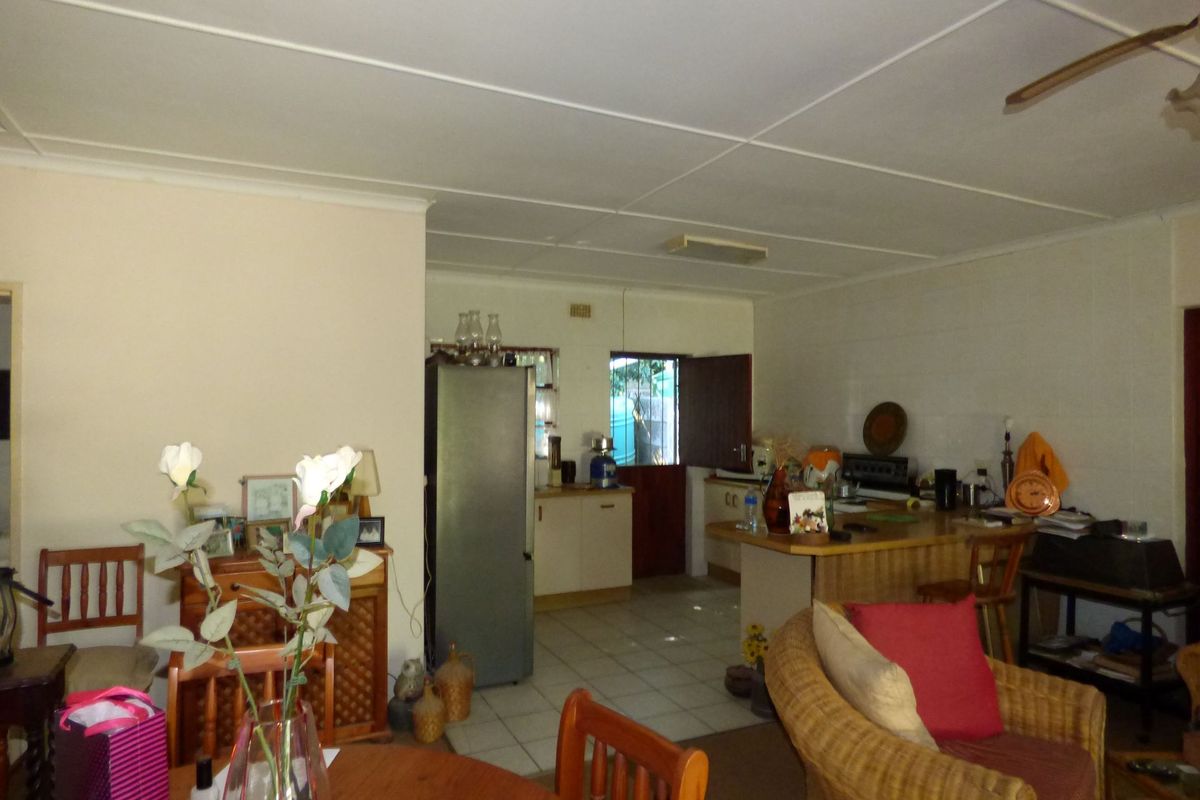 Spacious Home With Great Potential in Mission Street, West Bank - Photo 5