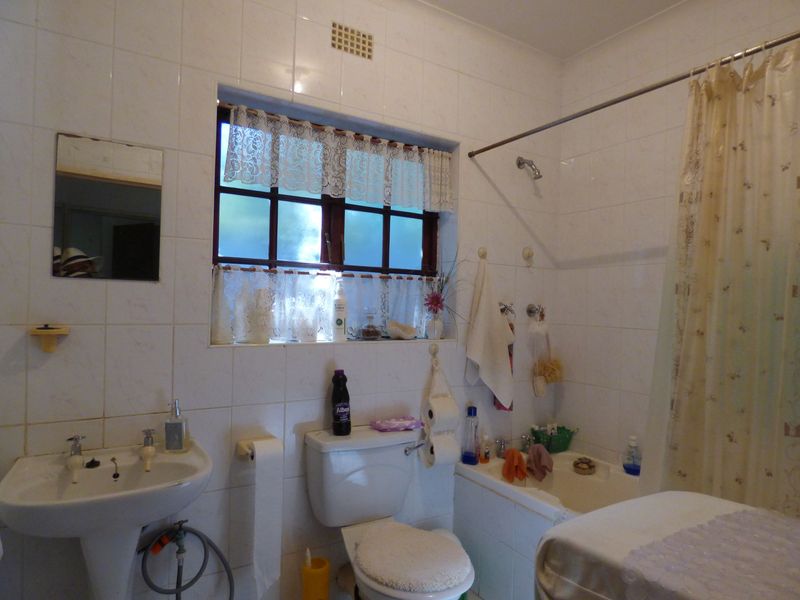 Spacious Home With Great Potential in Mission Street, West Bank - Photo 10