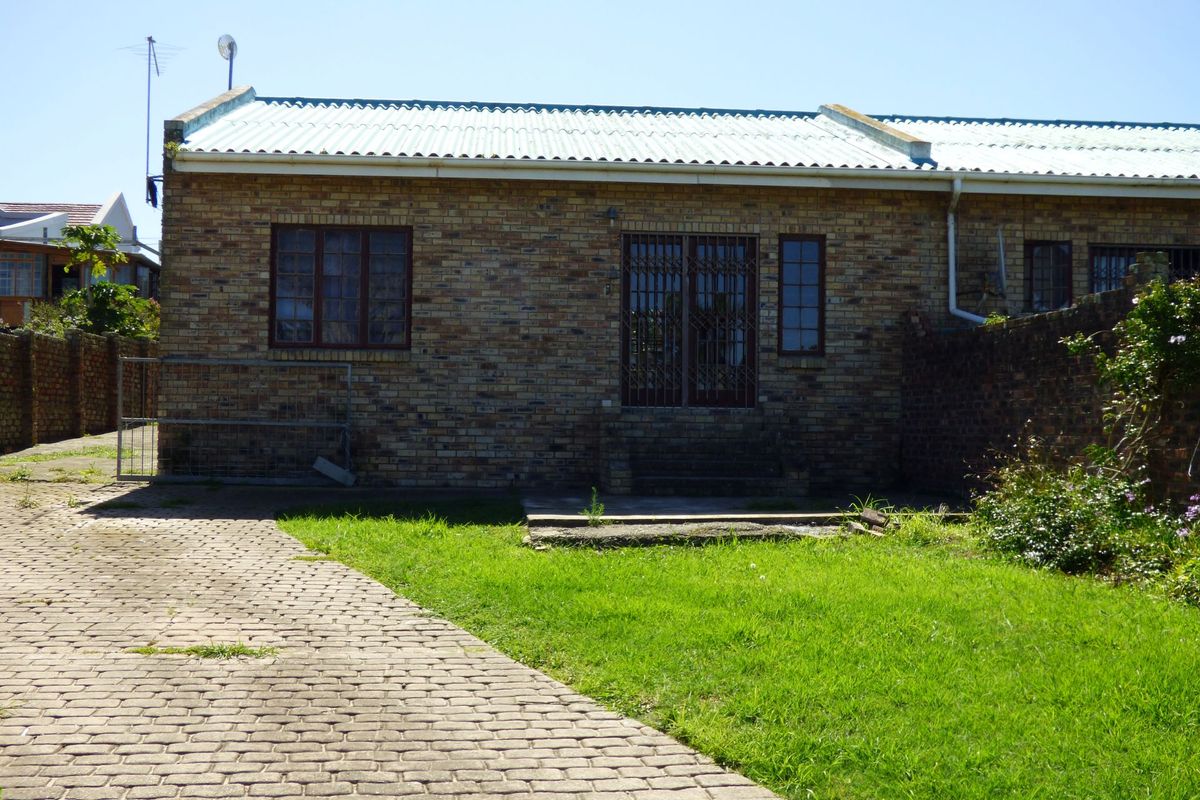 Versatile Property With Two Separate Living spaces in Heron Street, West Bank - Photo 2