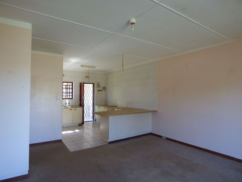 Versatile Property With Two Separate Living spaces in Heron Street, West Bank - Photo 7