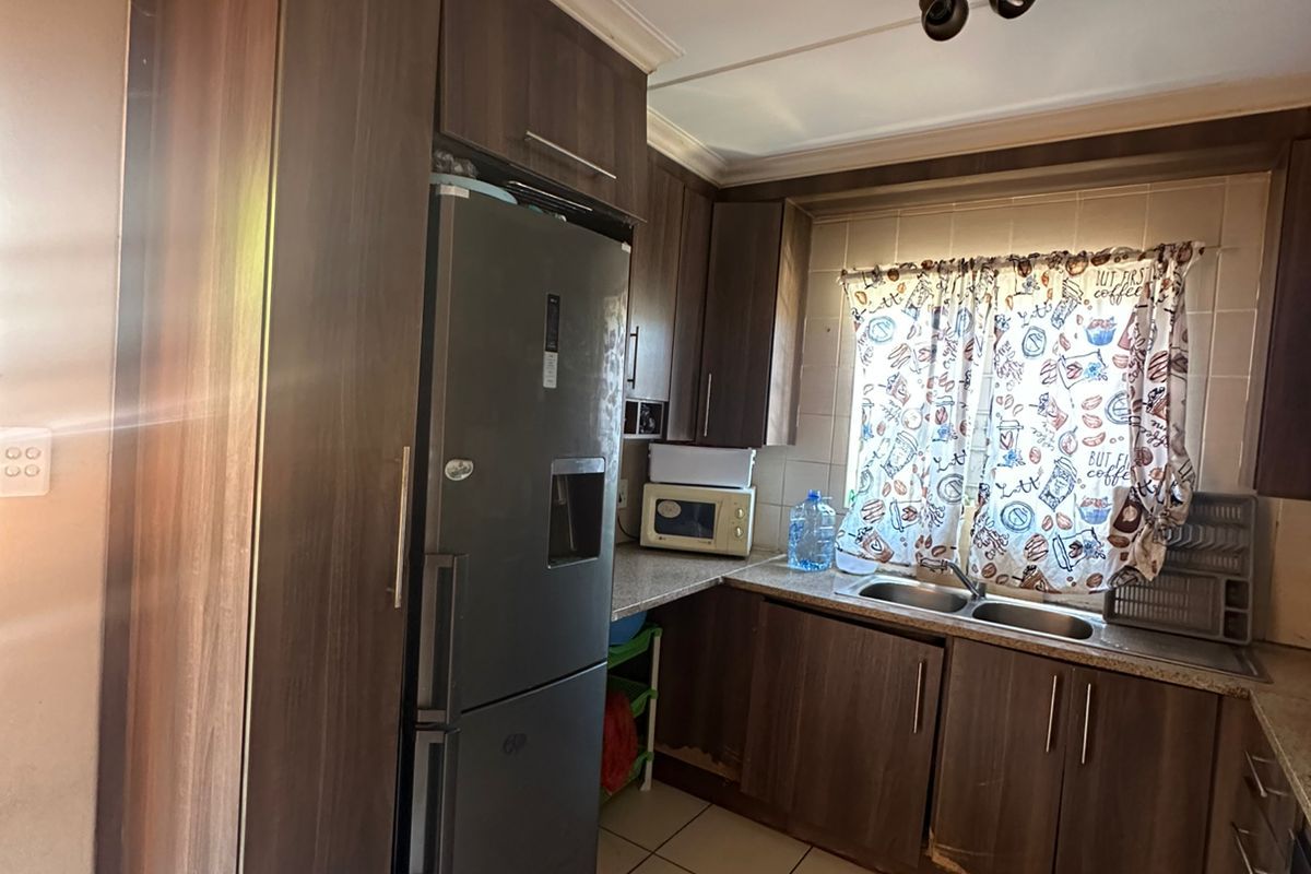 Ground floor 2 bedroom Apartment - Photo 3