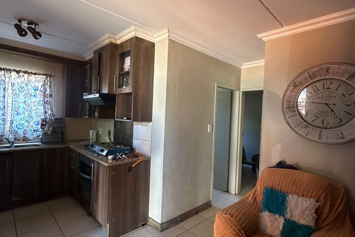 Ground floor 2 bedroom Apartment - Photo 4