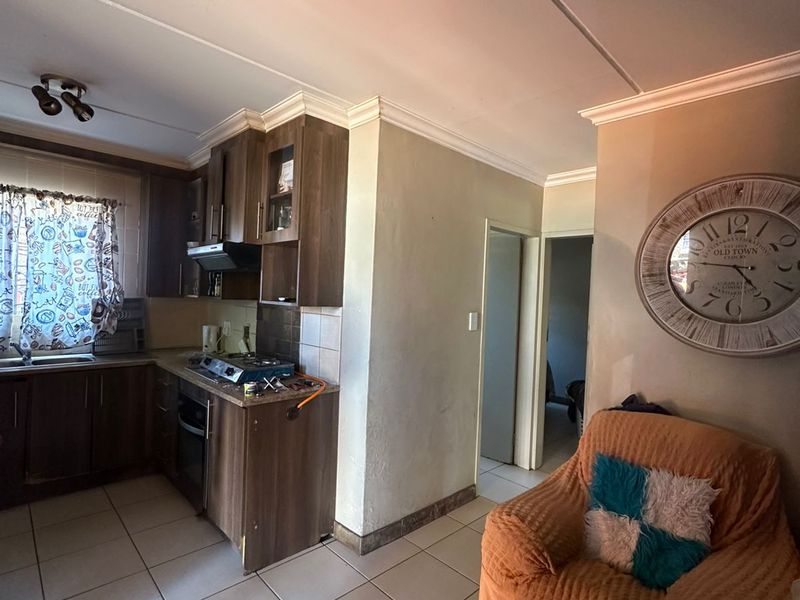 Ground floor 2 bedroom Apartment - Photo 4