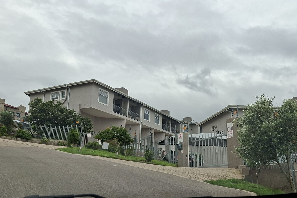 Easy Living - Photo 3