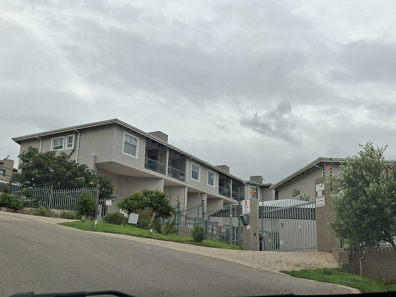 Easy Living - Photo 3