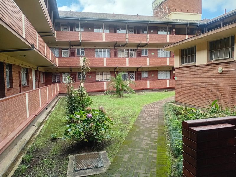 SCOTTSVILLE – 2 BEDROOM APARTMENT TO LET - Photo 2