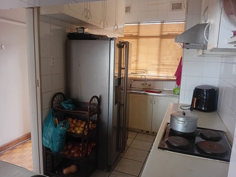 SCOTTSVILLE – 2 BEDROOM APARTMENT TO LET - Photo 5