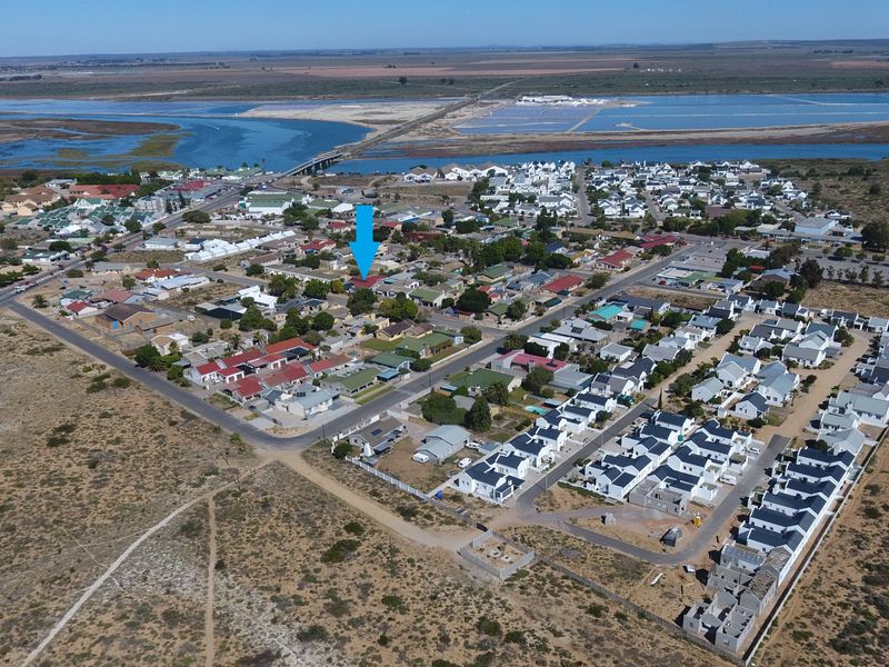 Stylish 4 Bedroom Home with Entertainer’s Braai Room and Large Erf - Photo 5