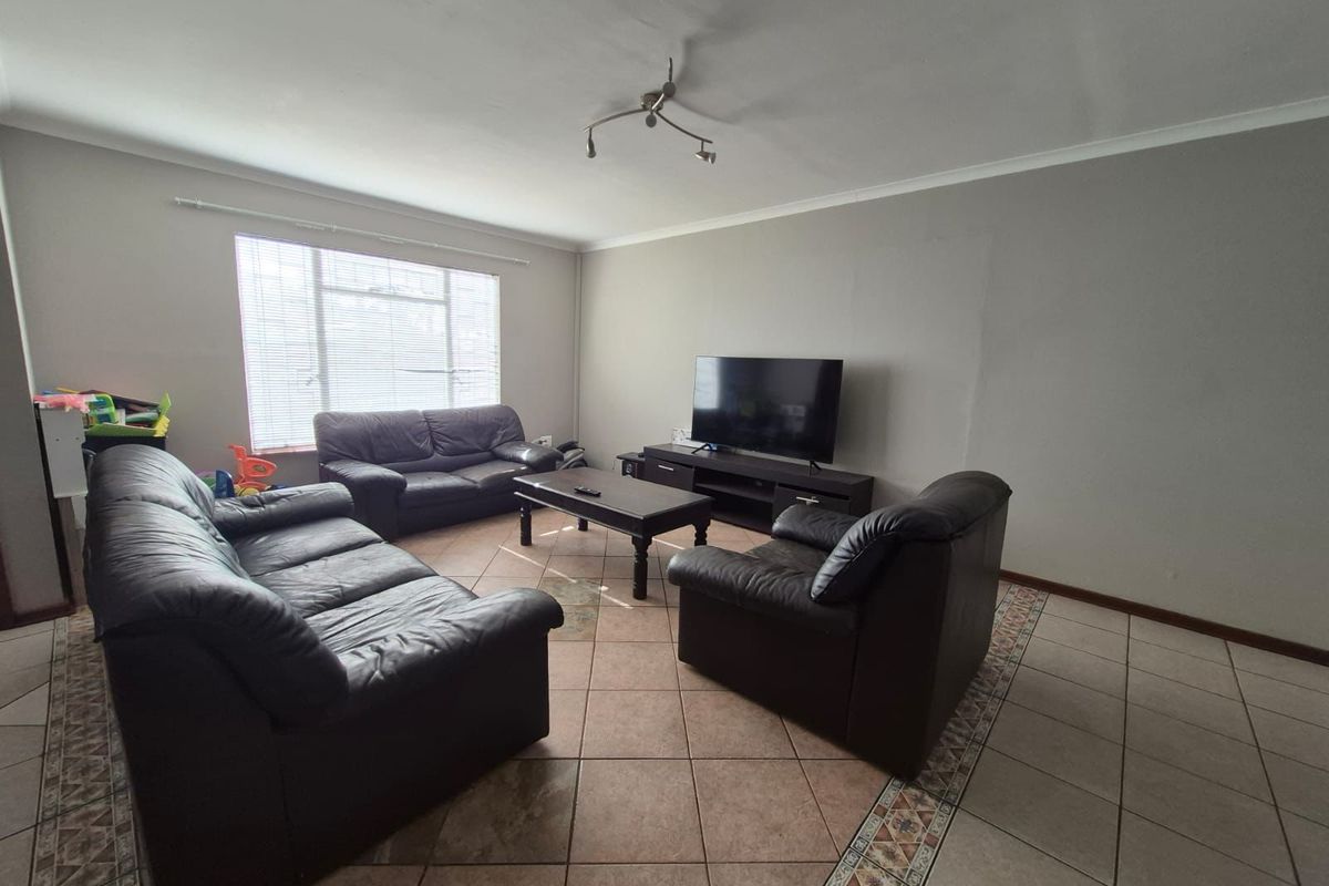 Comfortable Living in Popular Family Neighborhood - Photo 4