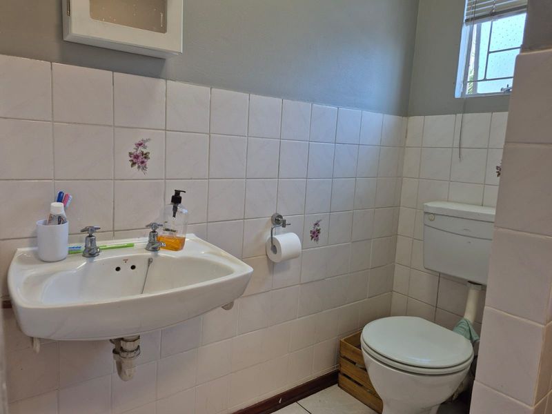 Comfortable Living in Popular Family Neighborhood - Photo 10