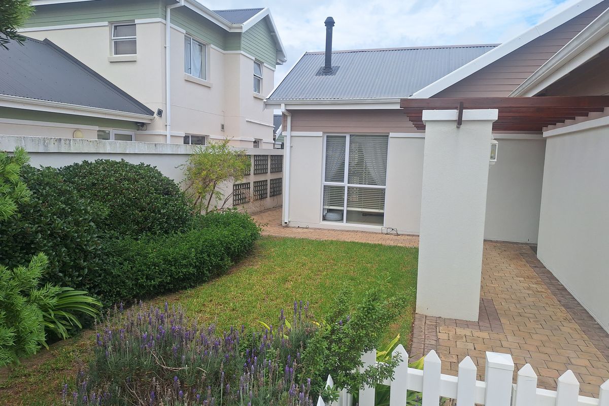 Secure complex living on the Sunshine Coast – Pristine and modern * - Photo 4