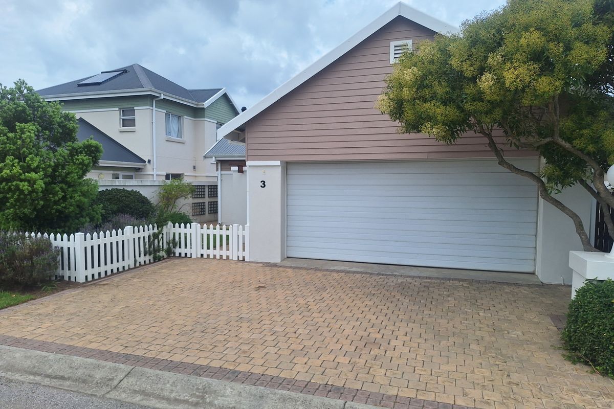 Secure complex living on the Sunshine Coast – Pristine and modern * - Photo 2