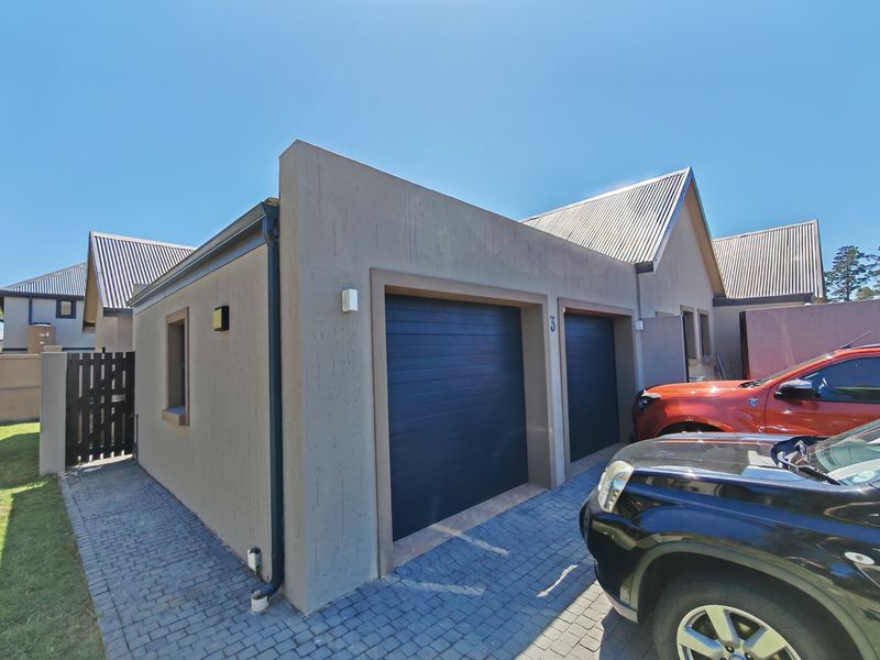 Modern 3-Bedroom Home in Secure Kraaibosch Country Estate - Photo 3