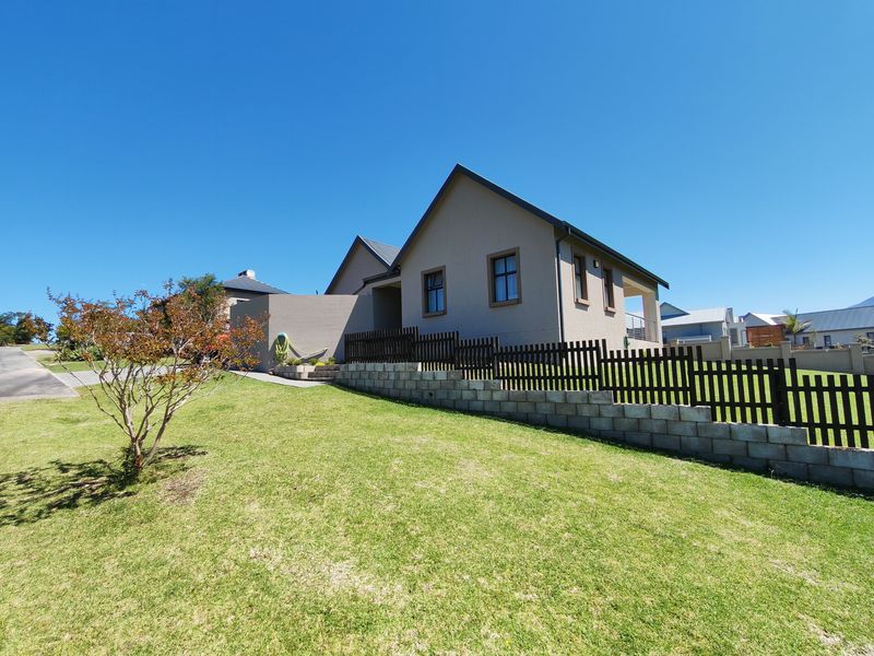 Modern 3-Bedroom Home in Secure Kraaibosch Country Estate - Photo 2