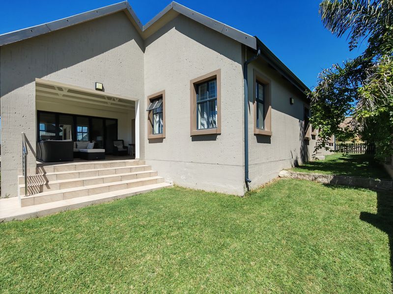 Modern 3-Bedroom Home in Secure Kraaibosch Country Estate - Photo 8