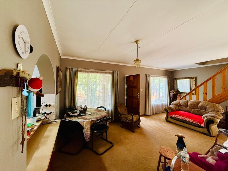 Spacious Family Retreat with Versatile Living & Income Potential - Photo 7