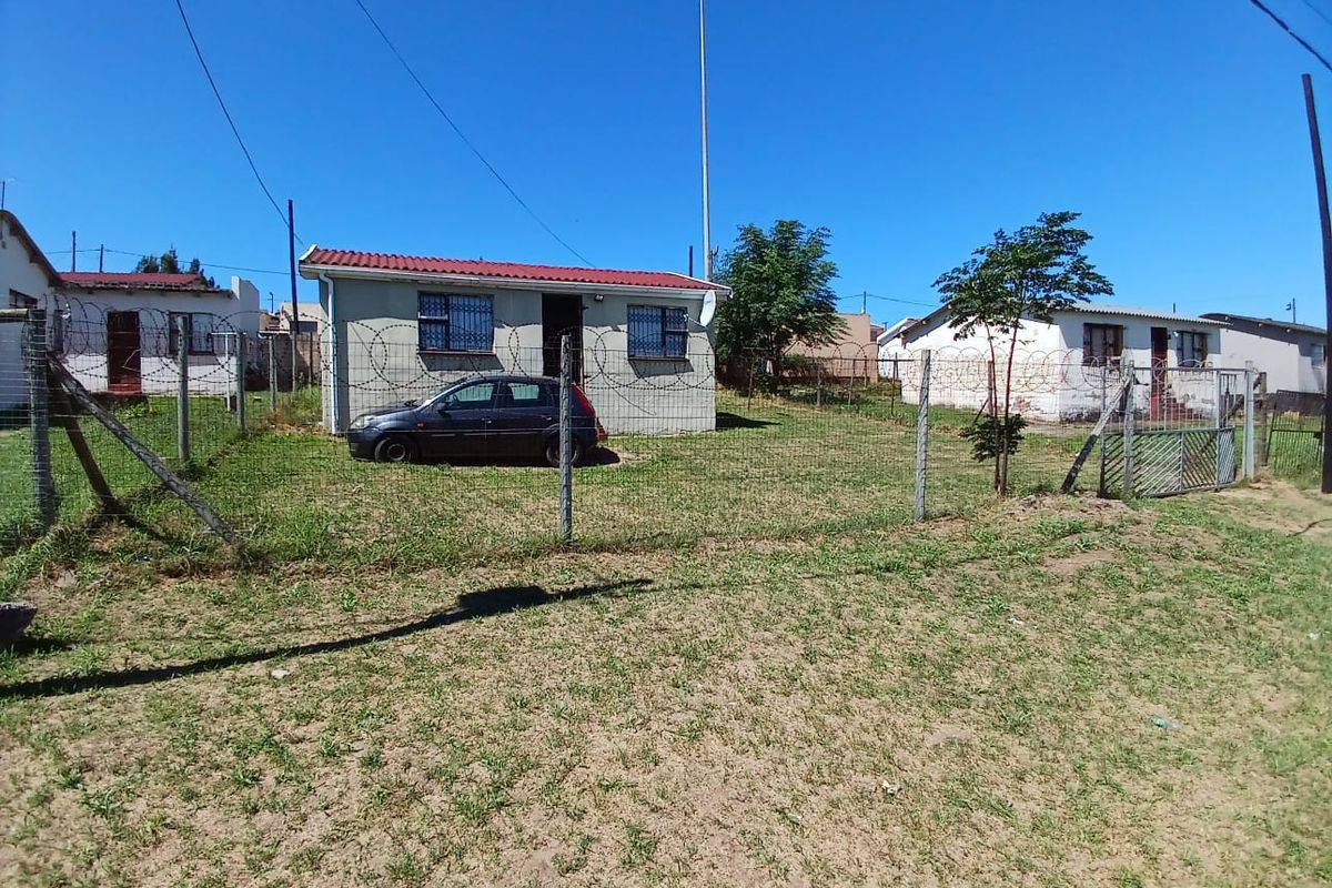 2 Bedroom 1 bathroom House in Mdantsane, East London - Photo 2