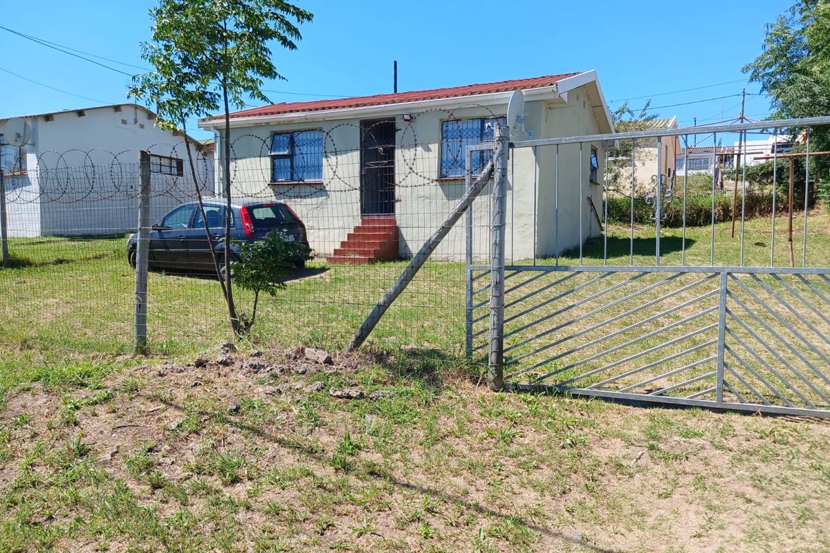 2 Bedroom 1 bathroom House in Mdantsane, East London - Photo 3