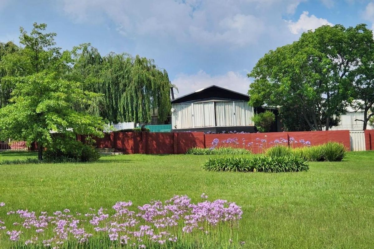 Waterfront Living, Launch your boat. Central home in Oranjeville, Vaal Dam - Photo 3