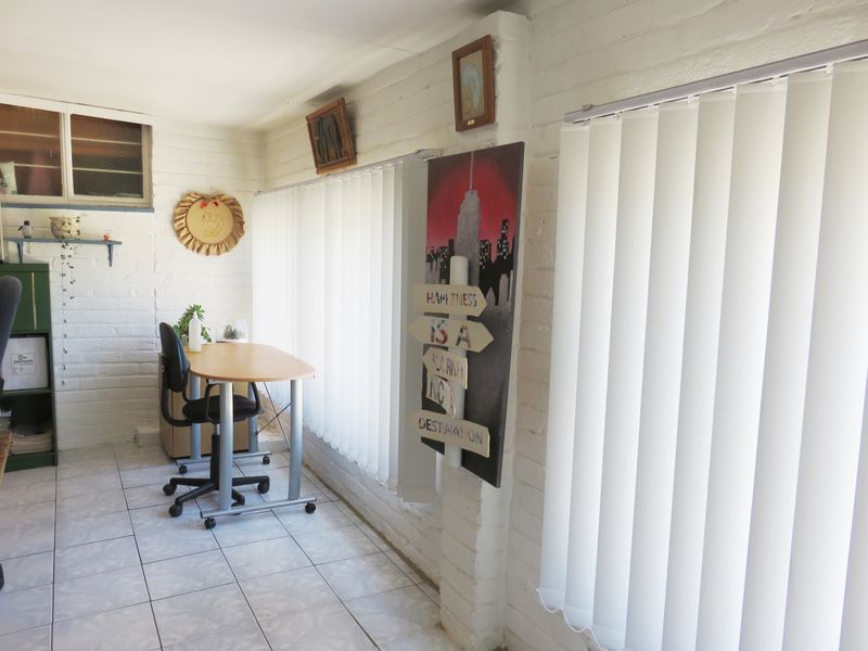 Waterfront Living, Launch your boat. Central home in Oranjeville, Vaal Dam - Photo 9