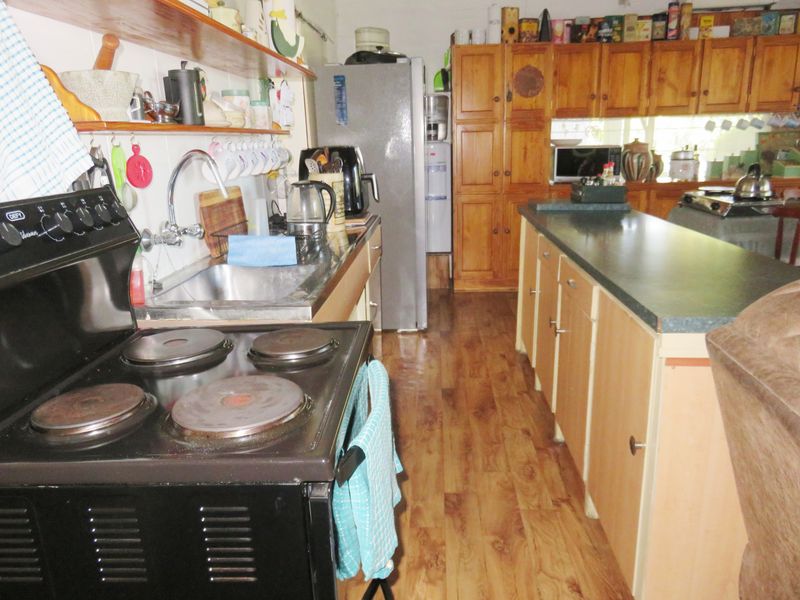 Waterfront Living, Launch your boat. Central home in Oranjeville, Vaal Dam - Photo 8