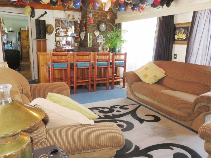 Waterfront Living, Launch your boat. Central home in Oranjeville, Vaal Dam - Photo 4