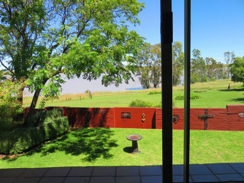 Waterfront Living, Launch your boat. Central home in Oranjeville, Vaal Dam - Photo 7