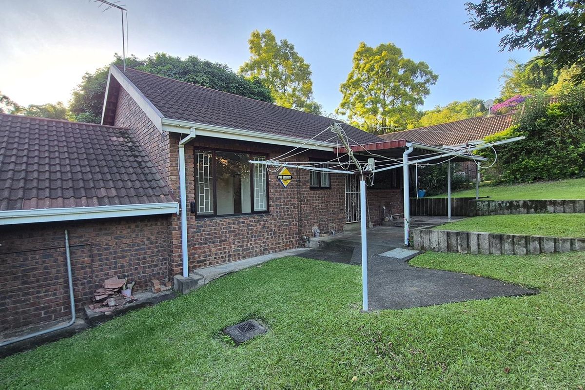 CHARMING COMPLEX - Photo 4