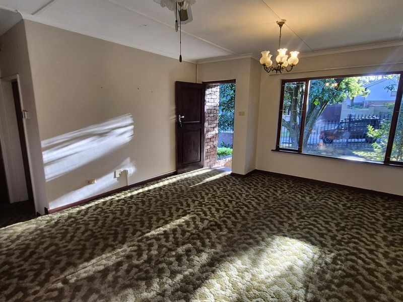 CHARMING COMPLEX - Photo 8