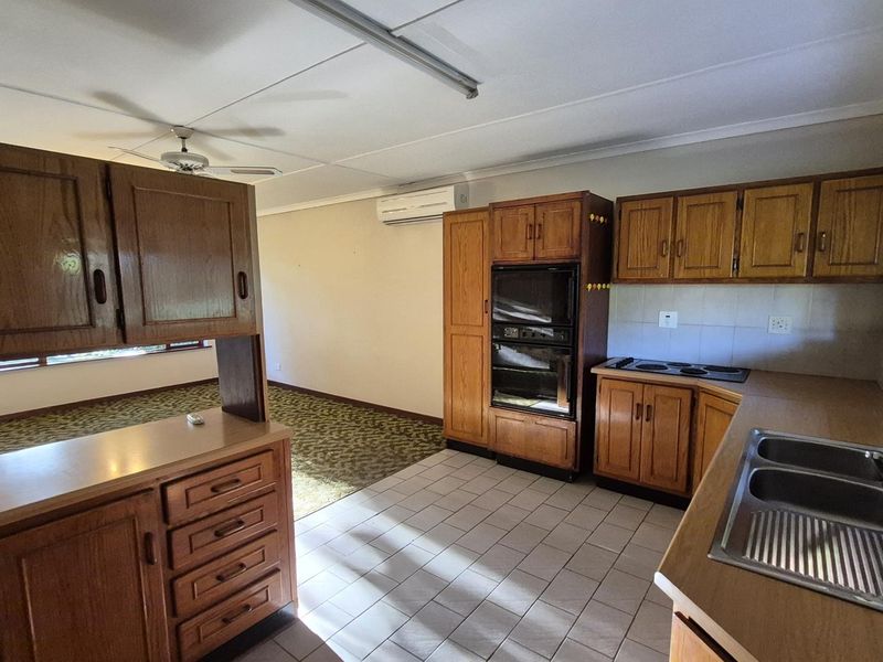 CHARMING COMPLEX - Photo 7