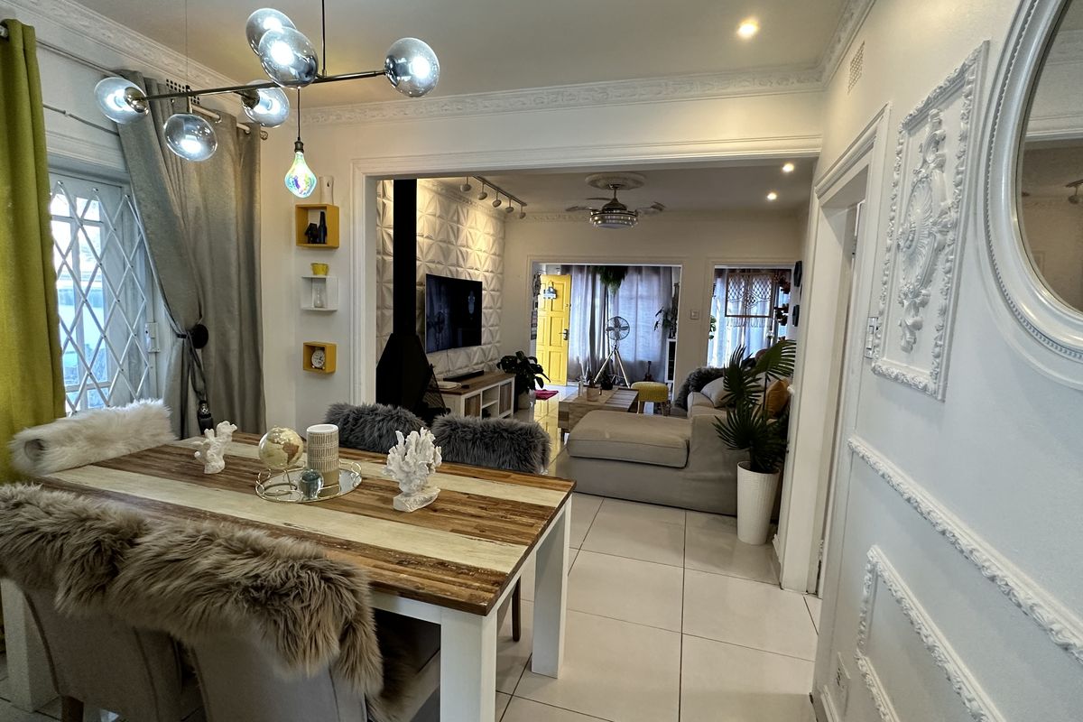 Quant Family home with Big Stoep, Pool and Optional Entertainment Area - Photo 3