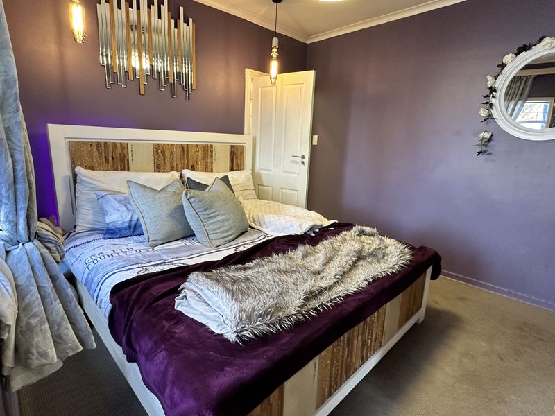 Quant Family home with Big Stoep, Pool and Optional Entertainment Area - Photo 8