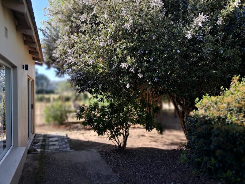 Weekend hideaway close to the surf . - Photo 2