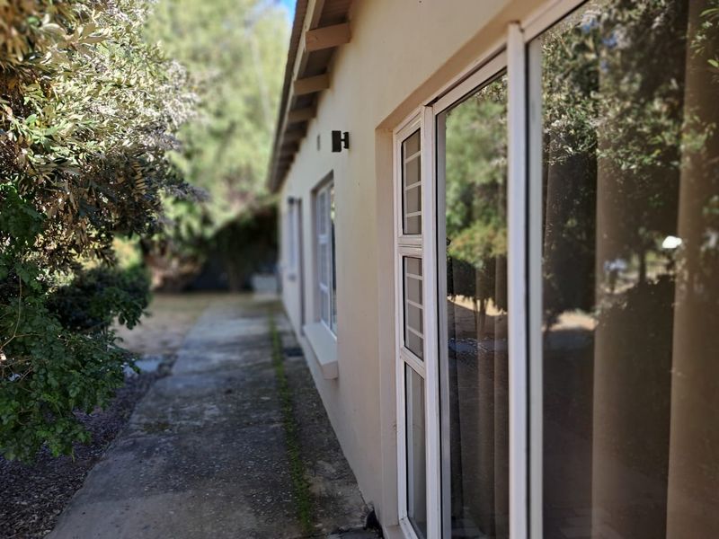 Weekend hideaway close to the surf . - Photo 3