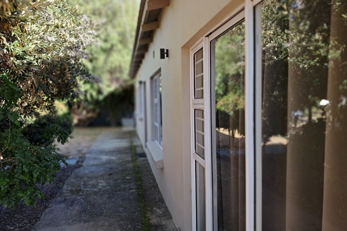 Weekend hideaway close to the surf . - Photo 3