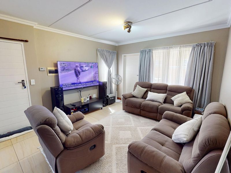 Two bedroom townhouse for sale in Pretoria West - Photo 5