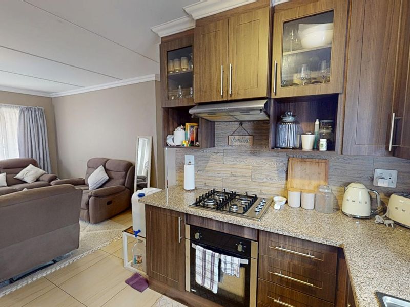 Two bedroom townhouse for sale in Pretoria West - Photo 8