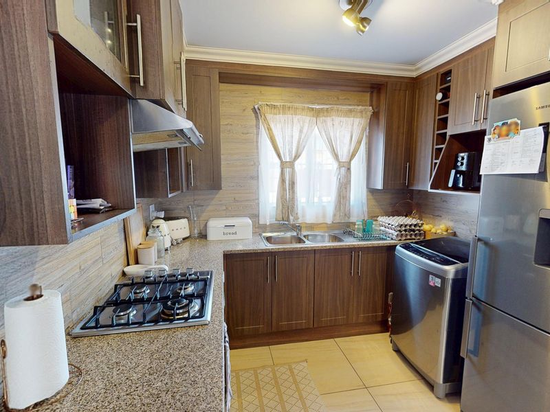 Two bedroom townhouse for sale in Pretoria West - Photo 7