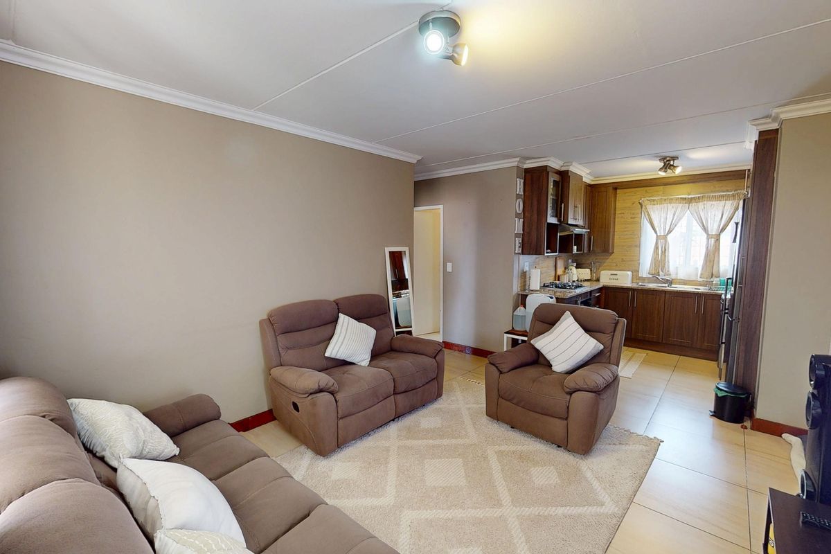 Two bedroom townhouse for sale in Pretoria West - Photo 3