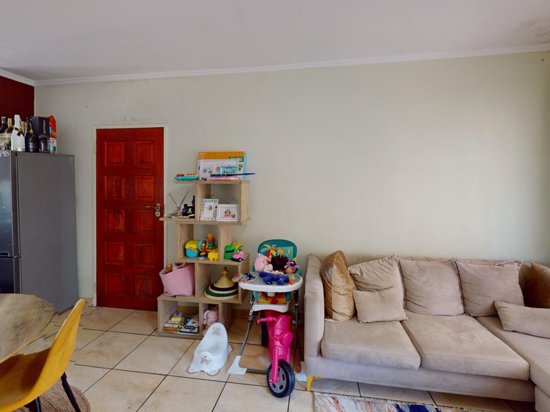 Two bedroom townhouse for sale in Andeon Pretoria West - Photo 10