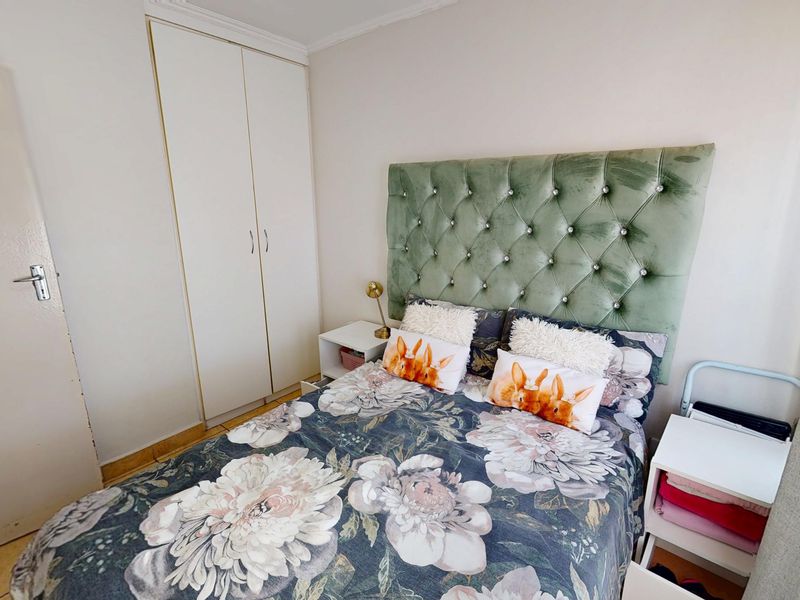 Two bedroom townhouse for sale in Andeon Pretoria West - Photo 8