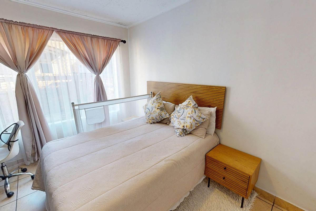 Two bedroom townhouse for sale in Andeon Pretoria West - Photo 5