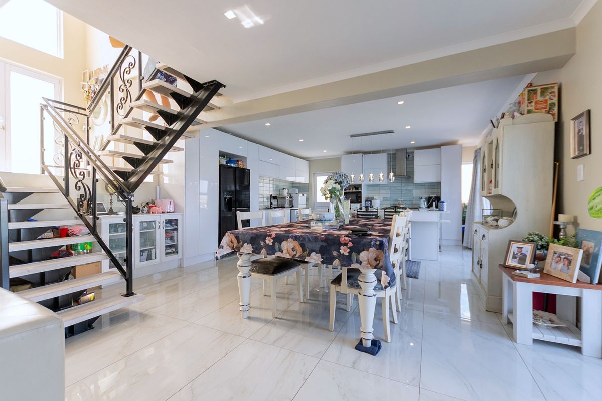 Luxury Waterfront Living on the Magnificent Berg River - Photo 4