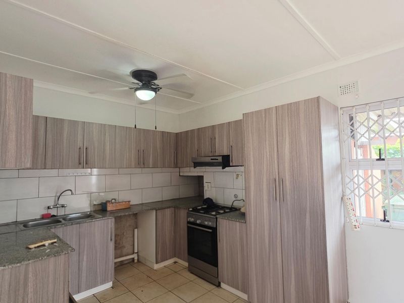 3 bedroom townhouse - Photo 2