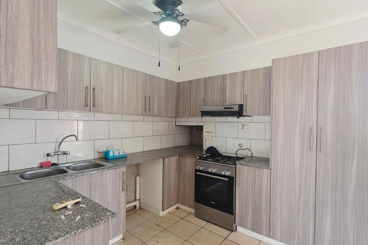 3 bedroom townhouse - Photo 4