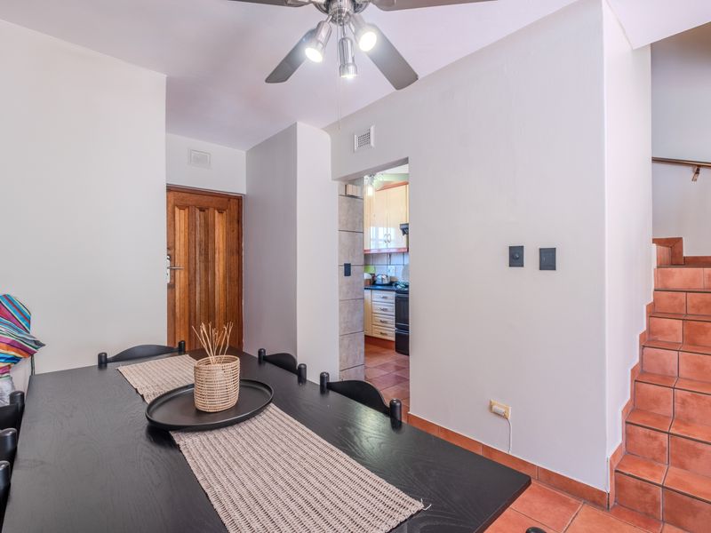 2 Bedroom 2 Bathroom duplex  in the Heart of Umhlanga - Photo 6