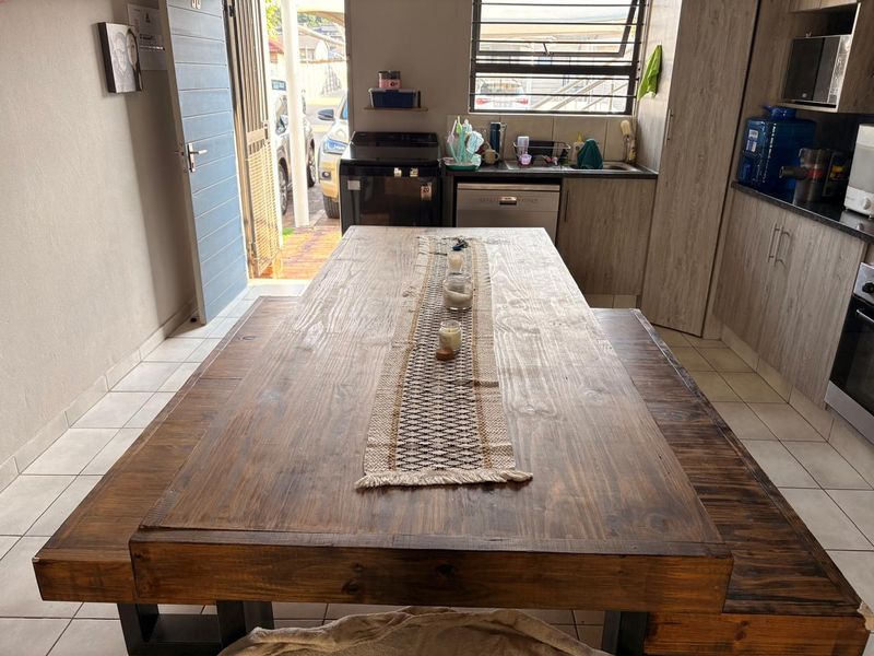 Modern Ground Floor Corner Unit with Private Garden - Photo 7